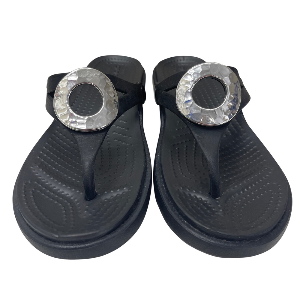 Crocs Sanrah Hammered Circle Wedge Sandals 8 Black Thong Flip Flops 204896